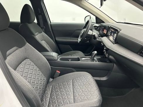 Used 2025 Nissan Kicks SV image 29