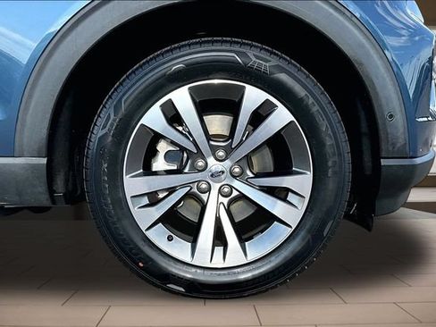 Used 2020 Ford Explorer Platinum w/ Premium Technology Package AWD/4WD image 9