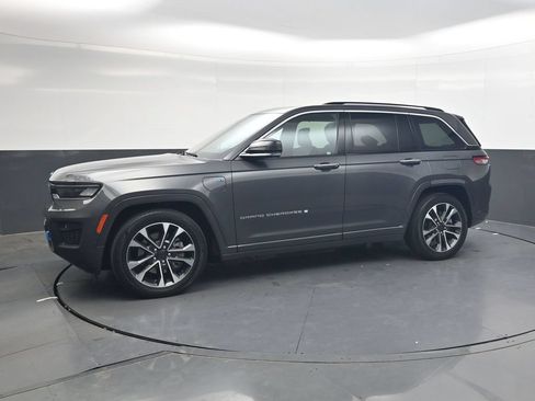 Used 2023 Jeep Grand Cherokee Overland w/ Advanced Protech Group III AWD/4WD image 13