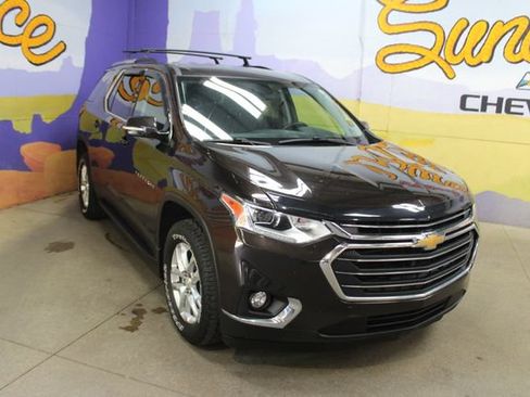 Used 2018 Chevrolet Traverse LT w/ LPO, 'HIT The Road' Package AWD/4WD image 2