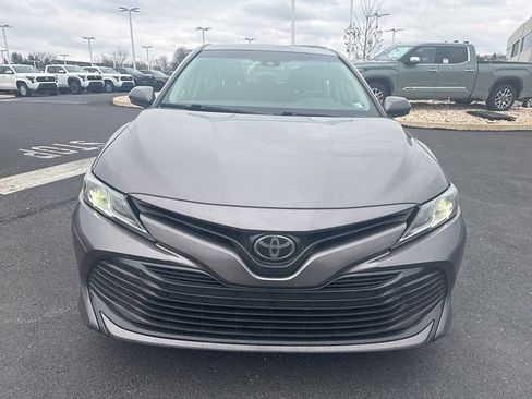 Used 2018 Toyota Camry LE image 2