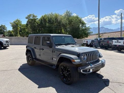 Used 2023 Jeep Wrangler Unlimited Sahara w/ Cold Weather Group AWD/4WD image 7