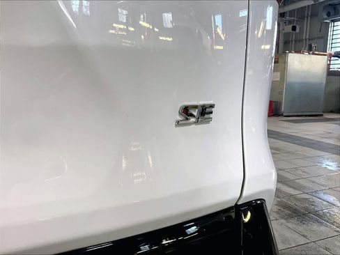 Used 2023 Toyota RAV4 SE image 29