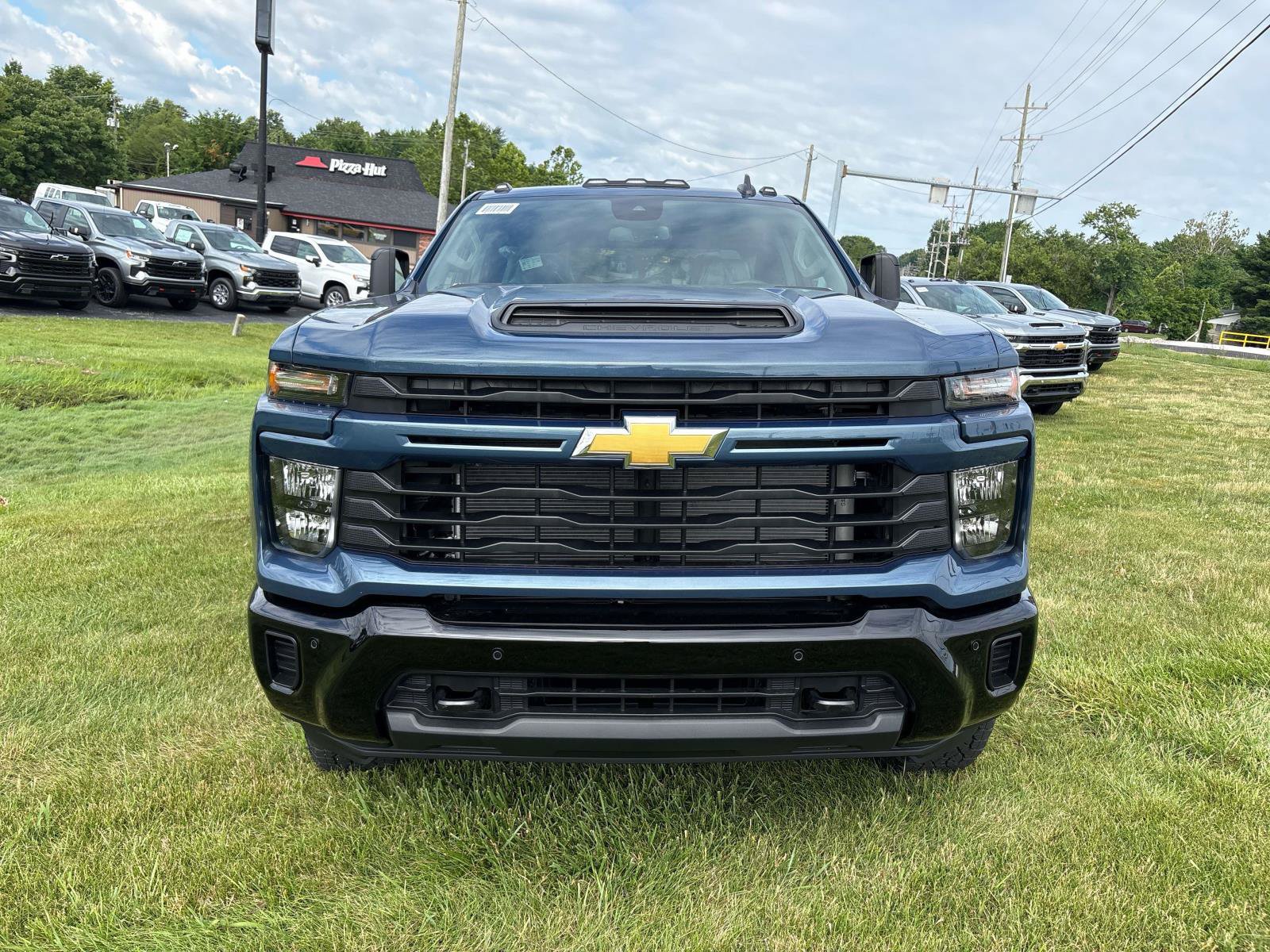New 2026 Chevrolet Silverado 2500 Custom w/ Custom Value Package AWD/4WD image 8