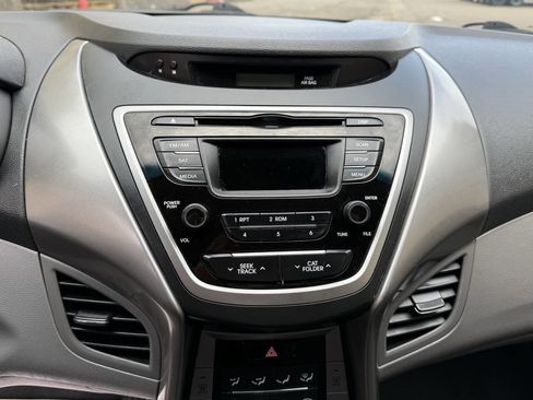Used 2013 Hyundai Elantra GLS image 31