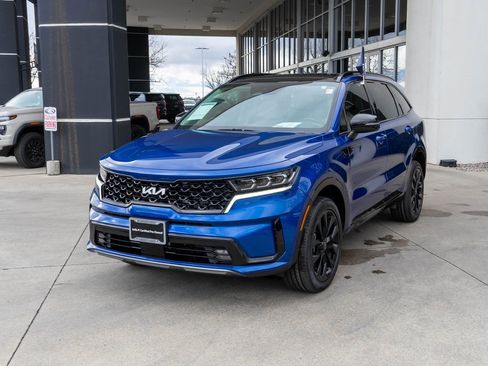 Used 2023 Kia Sorento SX image 3
