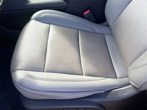 Used 2022 GMC Yukon SLT w/ SLT Luxury Package image 21