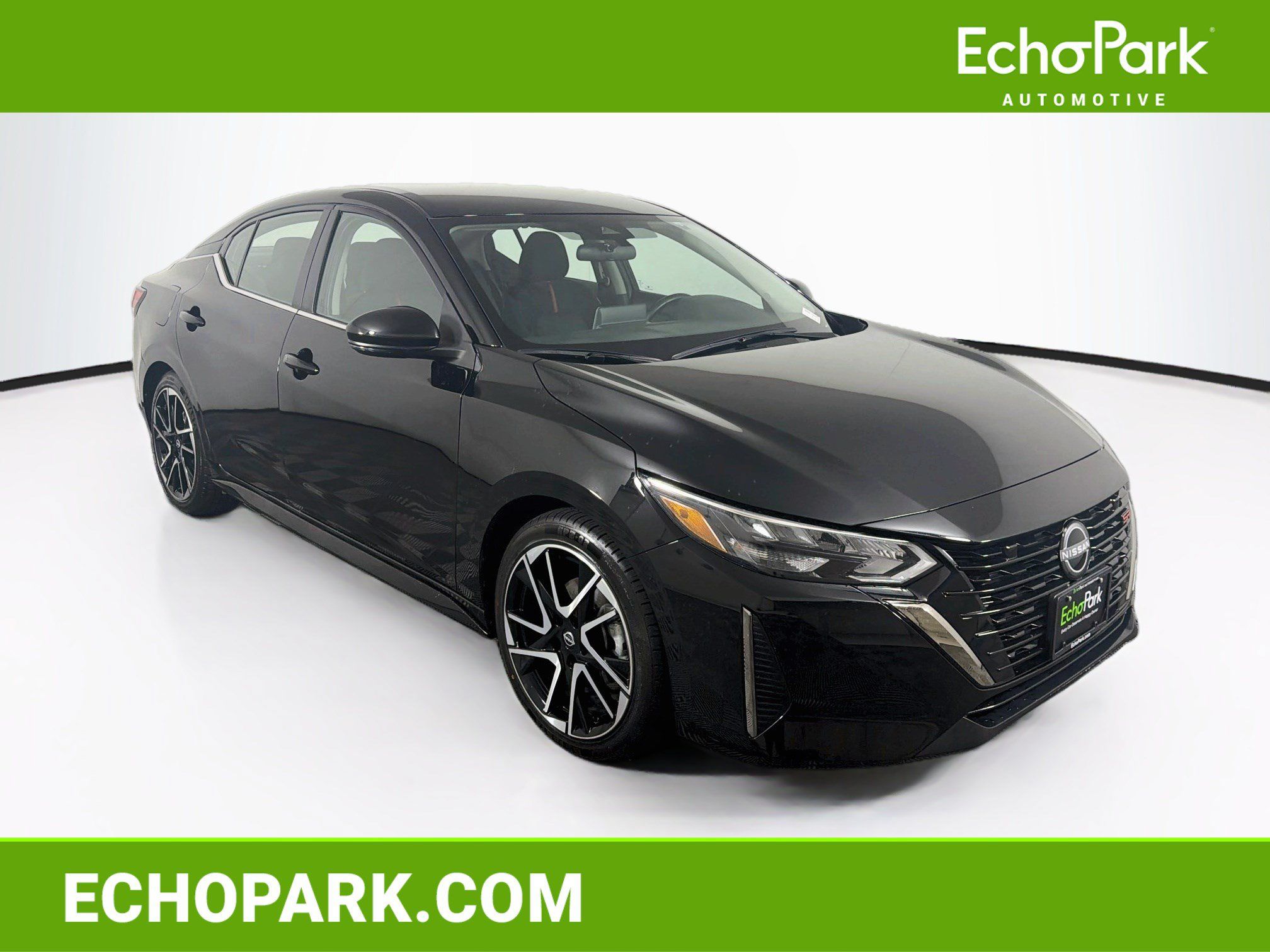 Used 2025 Nissan Sentra SR FWD image 1