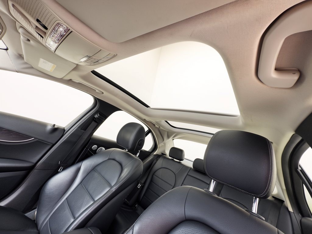 Used 2015 Mercedes-Benz C 300 4MATIC Sedan image 27