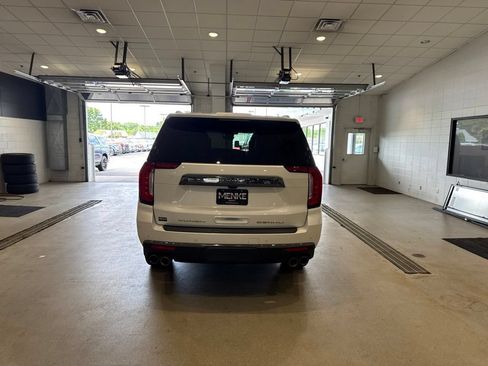 Used 2023 GMC Yukon Denali Ultimate w/ LPO, Floor Liner Package AWD/4WD image 6