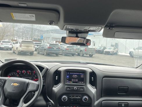 Used 2025 Chevrolet Silverado 1500 Custom image 9