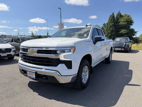 Used 2022 Chevrolet Silverado 1500 LT w/ Work Truck Package AWD/4WD image 4