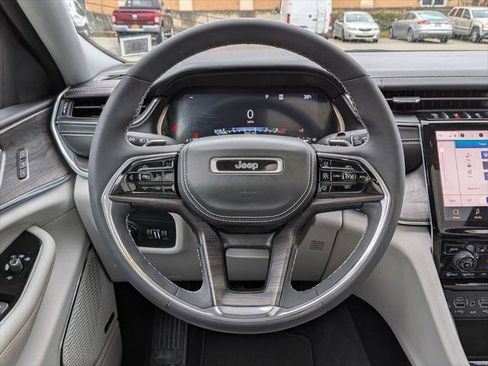 Certified 2023 Jeep Grand Cherokee L Overland AWD/4WD image 17