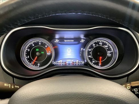 Used 2020 Jeep Cherokee Limited FWD image 25