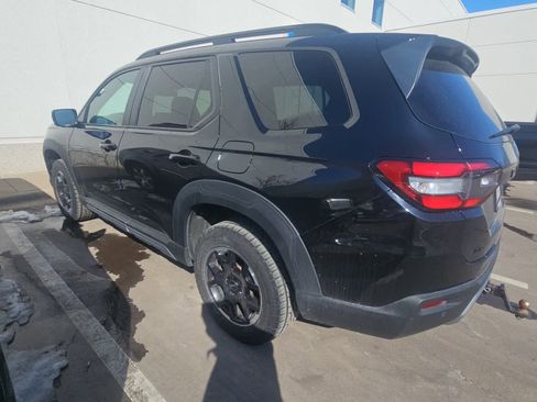Certified 2025 Honda Pilot TrailSport image 4