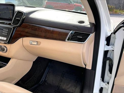 Used 2019 Mercedes-Benz GLS 550 4MATIC image 27