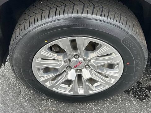 Certified 2024 GMC Yukon Denali RWD image 40