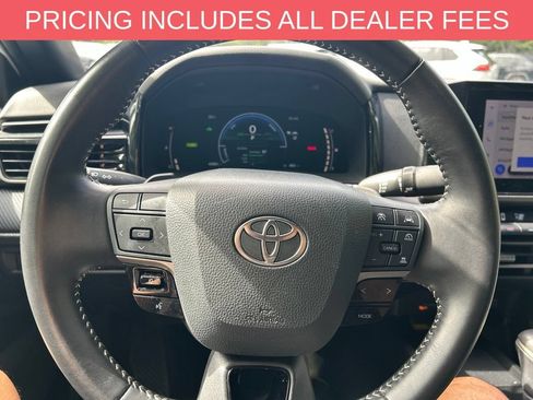 Used 2025 Toyota Camry SE FWD image 14