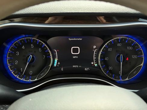 Used 2021 Chrysler Pacifica Limited w/ Premium & Safety Sphere Group AWD/4WD image 28