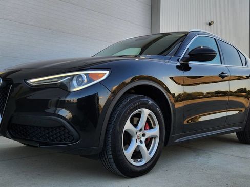 Used 2018 Alfa Romeo Stelvio Base AWD 4dr Crossover image 19