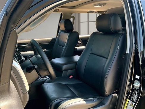 Used 2019 Toyota Sequoia TRD Sport w/ TRD Sport Premium Package image 20