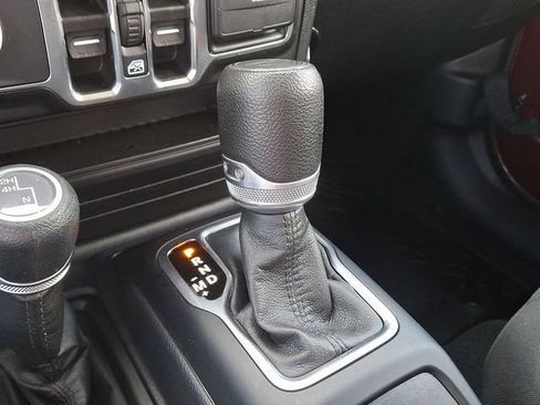 Used 2022 Jeep Gladiator Sport AWD/4WD image 16