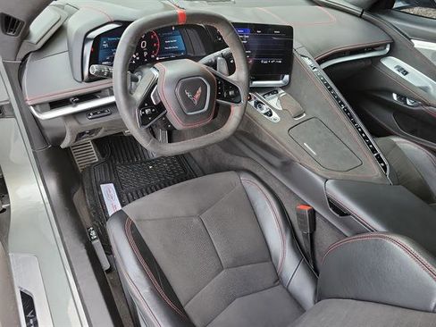 Used 2022 Chevrolet Corvette Stingray Premium Conv w/ Z51 Performance Package image 2