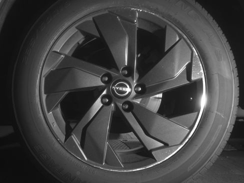 Used 2025 Nissan Rogue SV FWD image 14