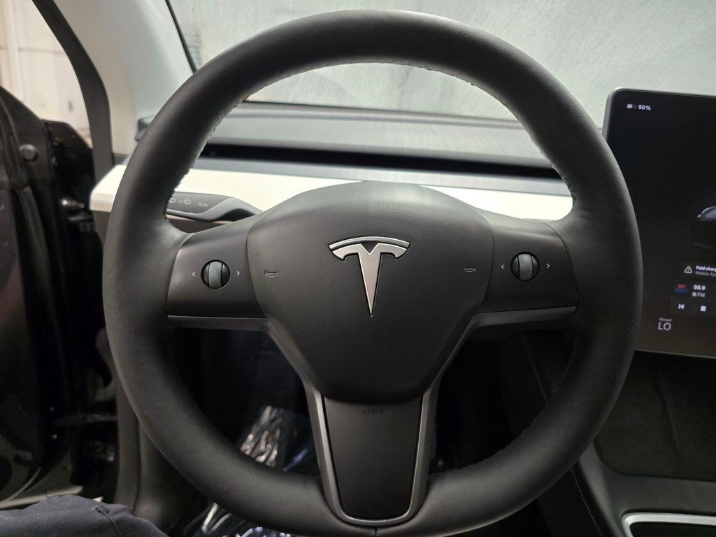 Used 2024 Tesla Model Y Long Range AWD/4WD image 22