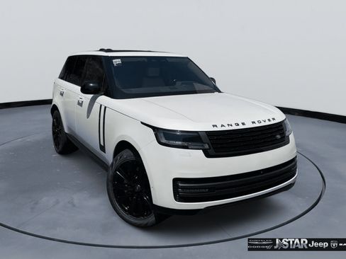 Used 2025 Land Rover Range Rover SE AWD/4WD image 3