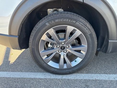 Used 2023 Ford Explorer XLT w/ Equipment Group 202A image 10