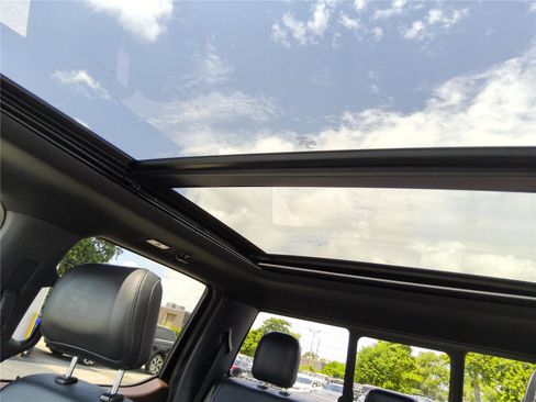 Used 2021 Ford F150 Lariat w/ Equipment Group 502A High AWD/4WD image 18