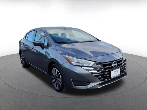 Used 2025 Nissan Versa SV FWD image 3