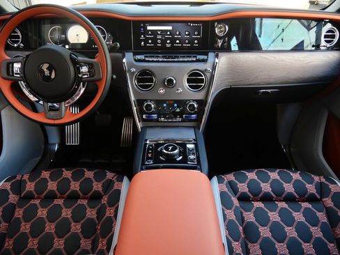 New 2025 Rolls-Royce Cullinan w/ Leather Finishing Pack image 4