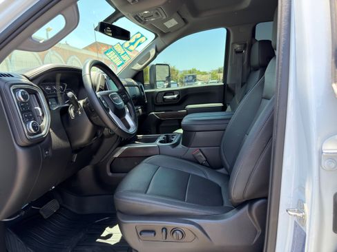 Used 2023 GMC Sierra 2500 SLT w/ SLT Preferred Package AWD/4WD image 31