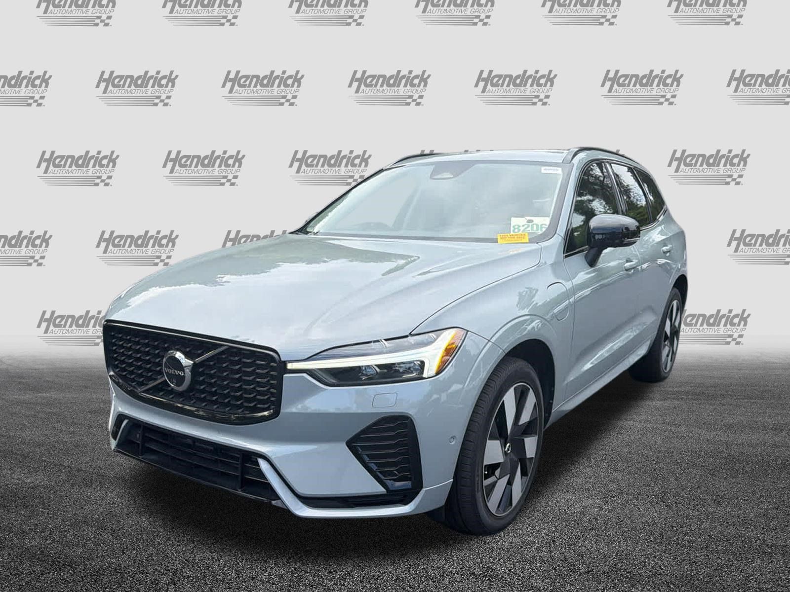Used 2024 Volvo XC60 T8 Plus w/ Protection Package Premier AWD/4WD image 7