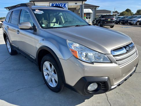 Used 2014 Subaru Outback 2.5i Premium image 2