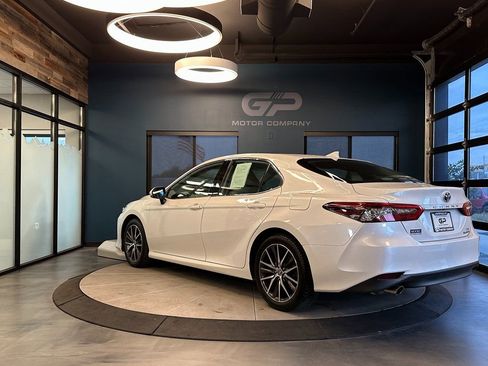 Used 2023 Toyota Camry XLE w/ Cold Weather Package image 5