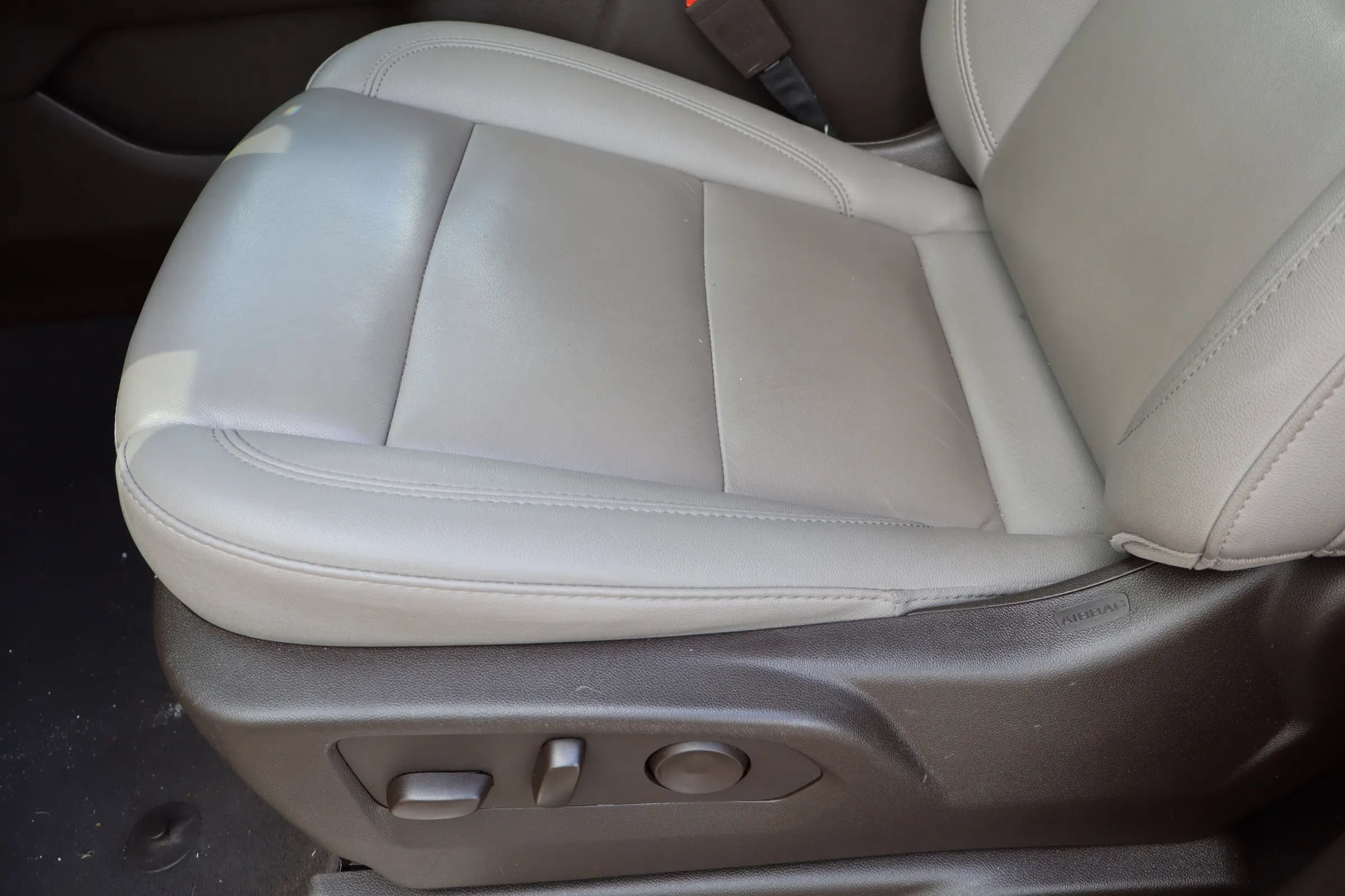 Used 2025 Chevrolet Tahoe LT RWD image 20