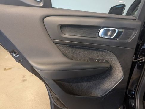 Used 2024 Volvo XC40 B5 Plus image 25