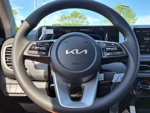 New 2026 Kia Seltos LX FWD image 9