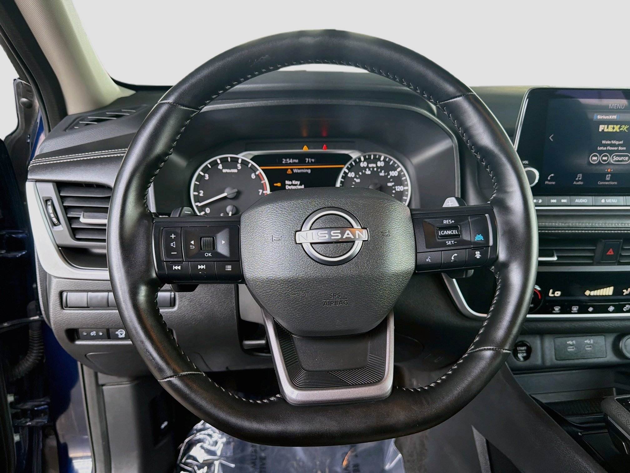 Used 2025 Nissan Rogue SV AWD/4WD image 17
