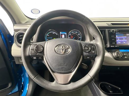 Used 2017 Toyota RAV4 XLE image 17