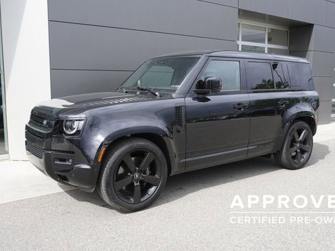 Used 2025 Land Rover Defender 110 V8 AWD/4WD image 3