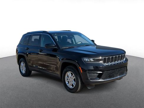 Used 2023 Jeep Grand Cherokee Laredo w/ Luxury Tech Group I image 2