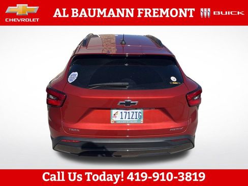 Used 2024 Chevrolet Trax ACTIV w/ Sunroof Package FWD image 7