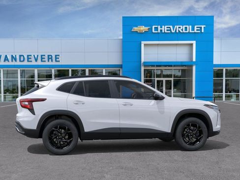 New 2026 Chevrolet Trax LT w/ Midnight Edition image 5