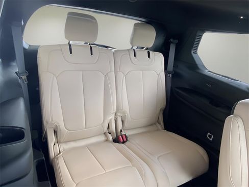 New 2025 Jeep Grand Cherokee L Limited image 32