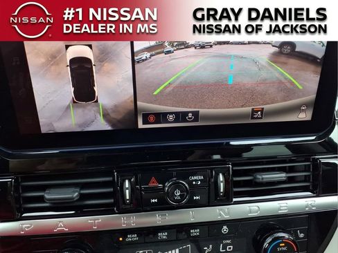 New 2026 Nissan Pathfinder SL FWD image 28