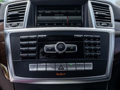 Used 2015 Mercedes-Benz GL 450 4MATIC image 15